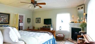 Beautifully-Decorated Vacation Rental with a Fireplace in Lincoln, Nebraska - 2