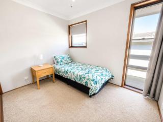Stunning Clifftop Location - gorgeous ocean views - 7