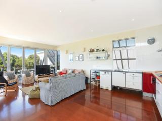 118 Seagull Ave - Large family home with open plan living and sea views - 2