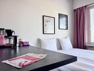 Borg Valtakatu, Downtown Top Floor Studio, Full Kitchen - 2