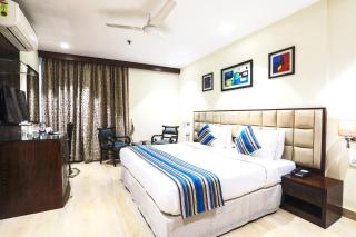 Bluestone Nehru Place by The Cosy Hotels - 8