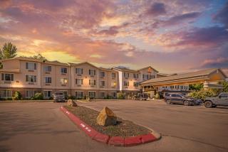 Comfort Suites Airport - 7