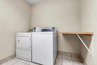 Comfort Suites Airport - 5