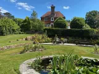 Beautiful Country House With Indoor Pool & Grounds - 2