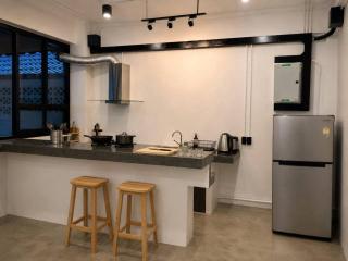 9 mins to BTS Private King Room share Bath Kitchen - 8