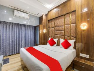 Hotel O by OYO Bhanu Villa - 0