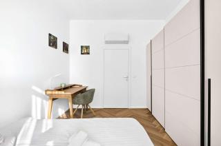 Large Family Apartment for 6 - AC & Garage - 3