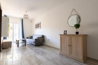F3 Modern and Bright Apartment in Malta - 8