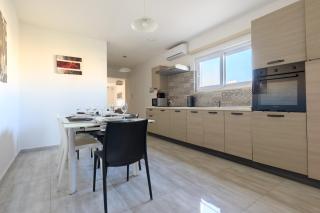 F3 Modern and Bright Apartment in Malta - 6