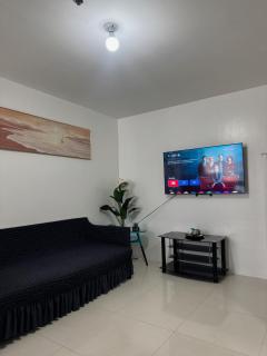 Comfy 1BR Across International Airport - 4