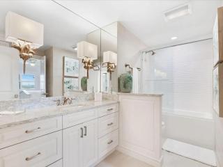 Elegant Gulf Coast Escape in Destin - 7