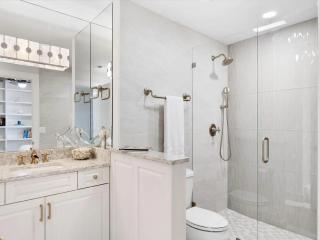 Elegant Gulf Coast Escape in Destin - 5