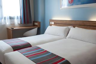 Travelodge Barcelona Fira - 9