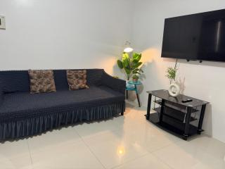 Comfy 1BR Across International Airport - Manila - 3