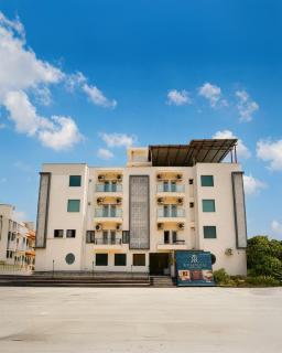 Royal Regal-Rooms & Suites - 0