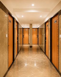 Royal Regal-Rooms & Suites - 5