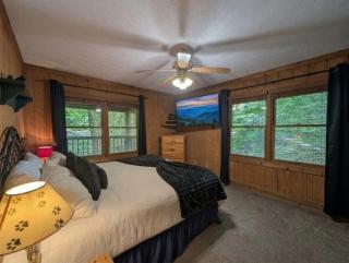 ER38r Grandpa's Getaway - Great location- Close to town cabin - 3