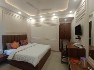 Hotel Ganga Azure@ Har Ki Pauri Road - 1