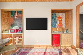 Gallery Loft Artistic Warm Wood • Unique Style. - 7