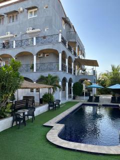 Jozene House - 9