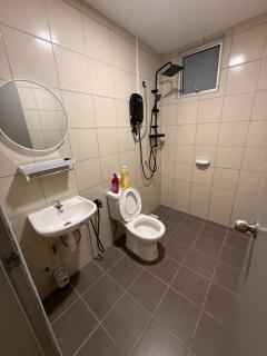 Cozy Family Homestay Near Tourist Attractions - 4