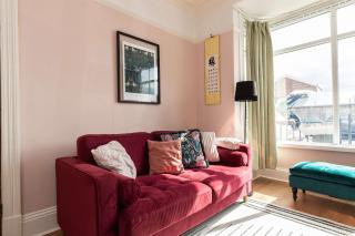 Stylish 2 Bed Near Station Workspace & Parking - 6