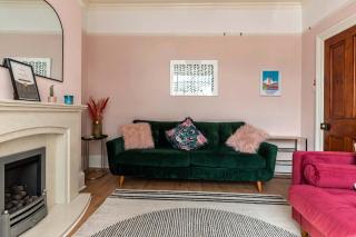 Stylish 2 Bed Near Station Workspace & Parking - 2