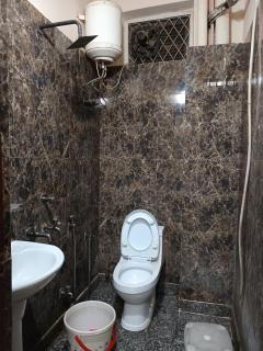 Yash Guest House -- Walk in Nizamuddin Railway Station - 6