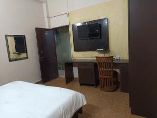 Yash Guest House -- Walk in Nizamuddin Railway Station - 8