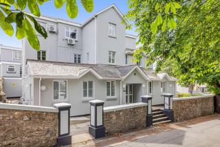 The Maycliffe - Modern Spacious Torquay Studio - 8
