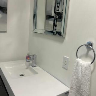Clifton Hill suite 1102 - 8
