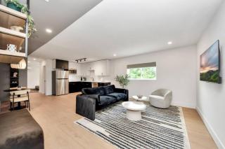 Stylish Urban Escape Free Parking + WiFi! - 0