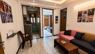 Saket homestays ignou road serviced apartment - 0