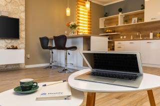 Royal City 1 BR apartment in highest floor - 6