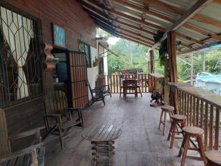 Leon's House - 5
