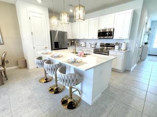 New 3Bed Resort Style Townhome with Mickey Sorcerer Room, 20 Min to Disney! - 5