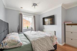 Bright Double Room with Shared Bathroom - 5