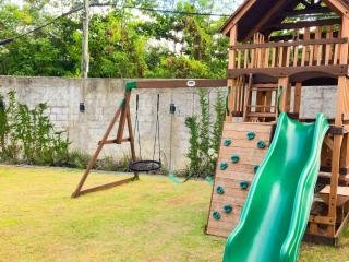 Your Tropical Getaway Pool, Terrace & BBQ - 2