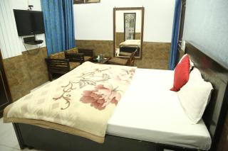 Hotel Holiday Vibe - 2