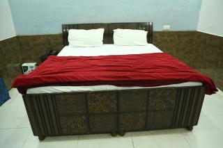 Hotel Holiday Vibe - 1