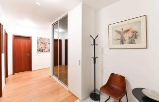 Central 2-BR Residence with Parking and Balcony by Wishlist Prague - 3