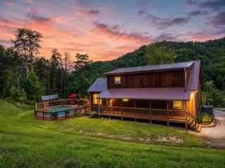 Starry Mountain Night- Private Pool, Pool Table - 0