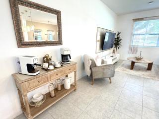 New 3Bed Resort Style Townhome with Mickey Sorcerer Room, 20 Min to Disney! - 4