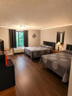 Chateau Royale Inn - 7