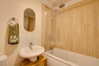 2 bedroom, cosy ground floor flat, private parking - Angus - 4