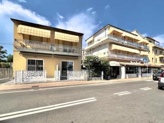 Aura, vicino al mare e al centro - 3