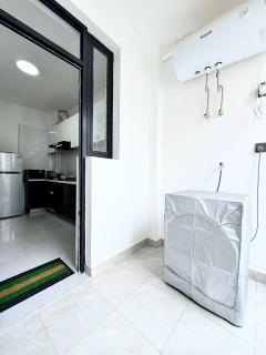 17th-Floor Kilimani City View-Malls, Pool, Gym, Workspace - 3