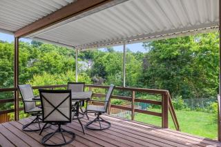 Mount Washington Home with Private Deck Sleeps 16 - 8