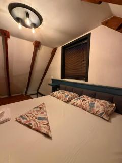 The SunSet Penthouse 100m from New Bazaar -Balcony - Available Parking - 1