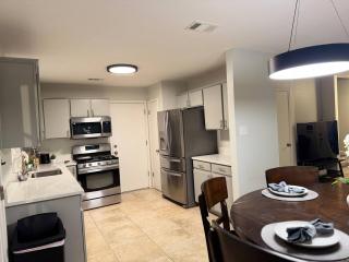 Austin Hotspot I Minutes to Airport, Downtown and F1 - 6
